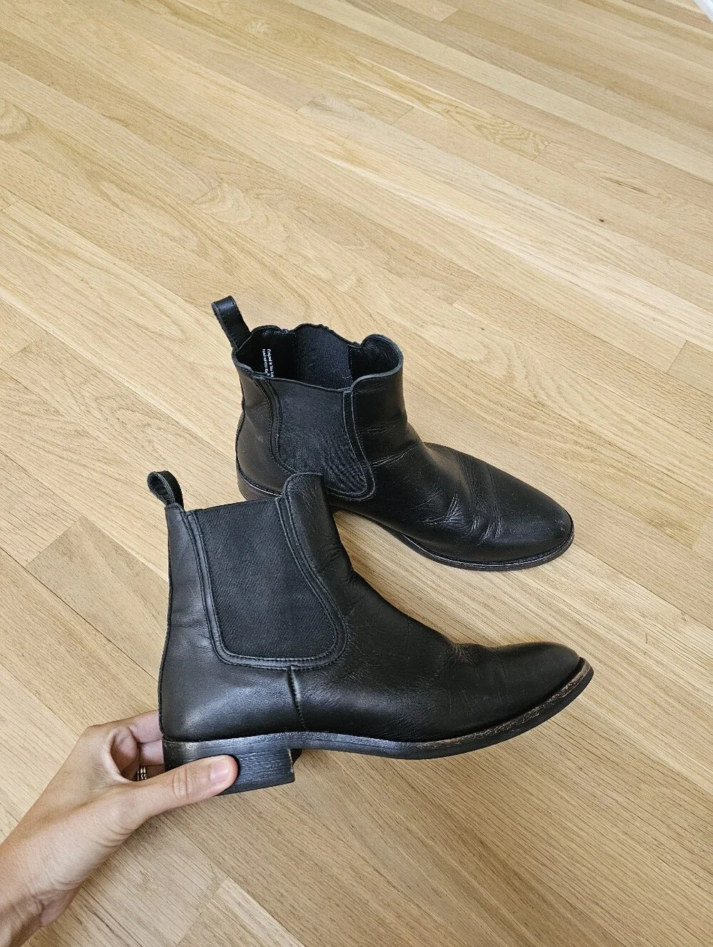 $160 Thursday Boot Company Duchess Chelsea Boots Black Full Grain Leather